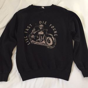 BRANDY MELVILLE crew neck